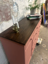 Ladda upp bild till gallerivisning, Rosa byrå/skänk