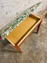 Ladda upp bild till gallerivisning, Pianopall
